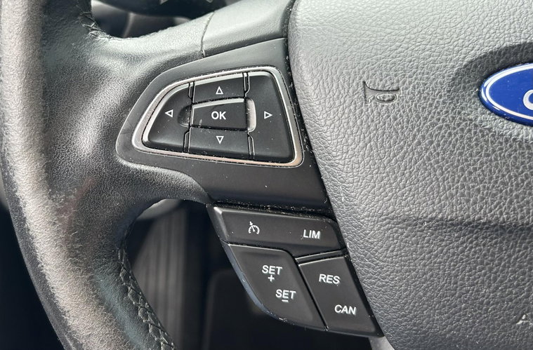 Vehicle Image 26