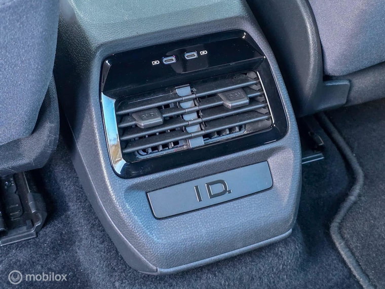 Vehicle Image 46