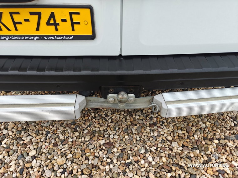 Vehicle Image 38