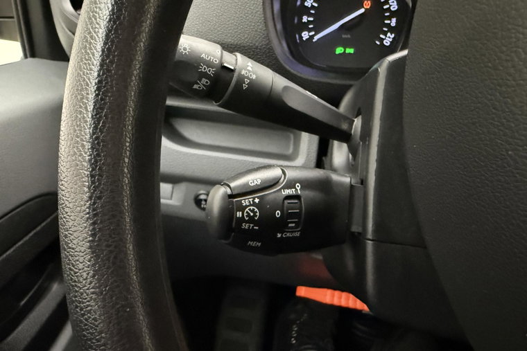 Vehicle Image 24