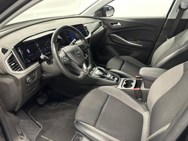 Vehicle Image 16
