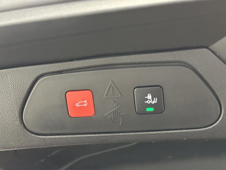 Vehicle Image 38