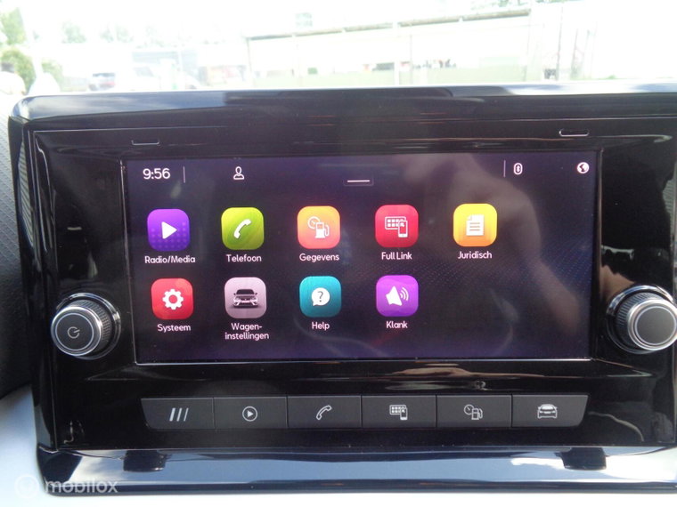 Vehicle Image 28