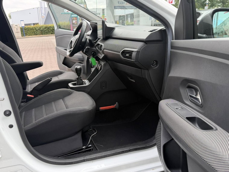 Vehicle Image 17