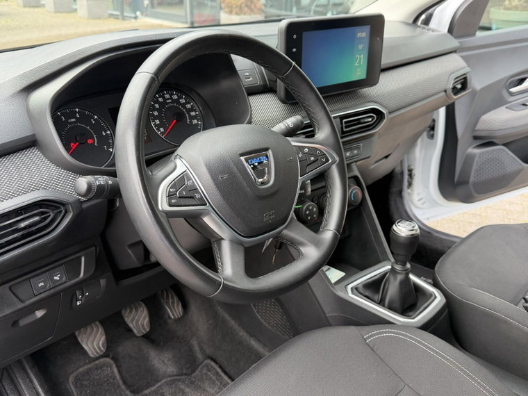 Vehicle Image 24