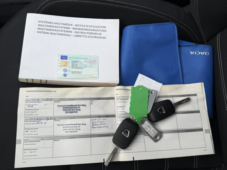 Vehicle Image 30