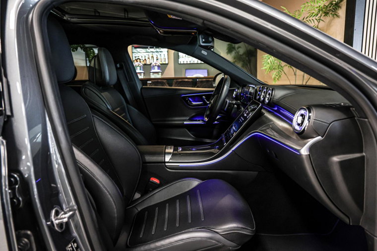 Vehicle Image 21