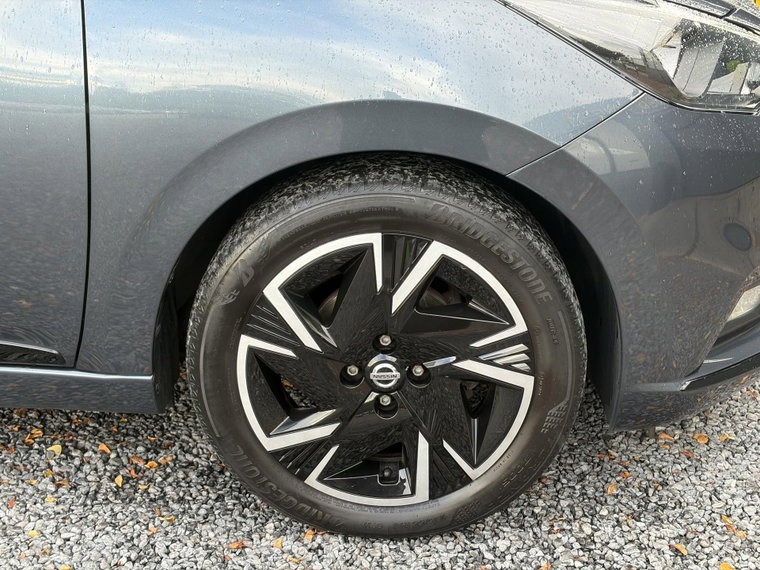 Vehicle Image 26