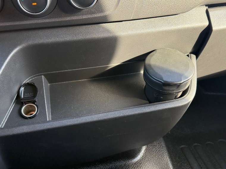 Vehicle Image 32