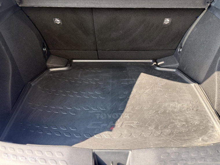 Vehicle Image 25