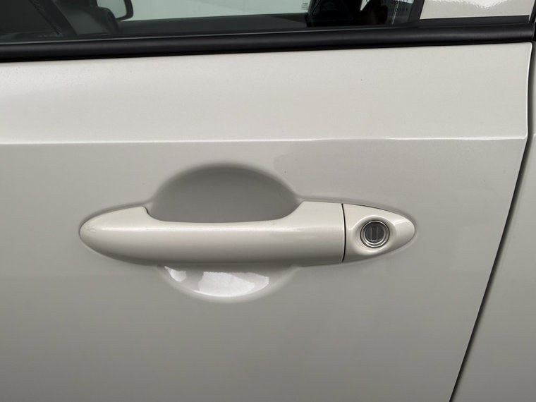 Vehicle Image 17
