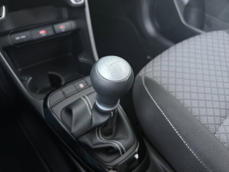 Vehicle Image 32