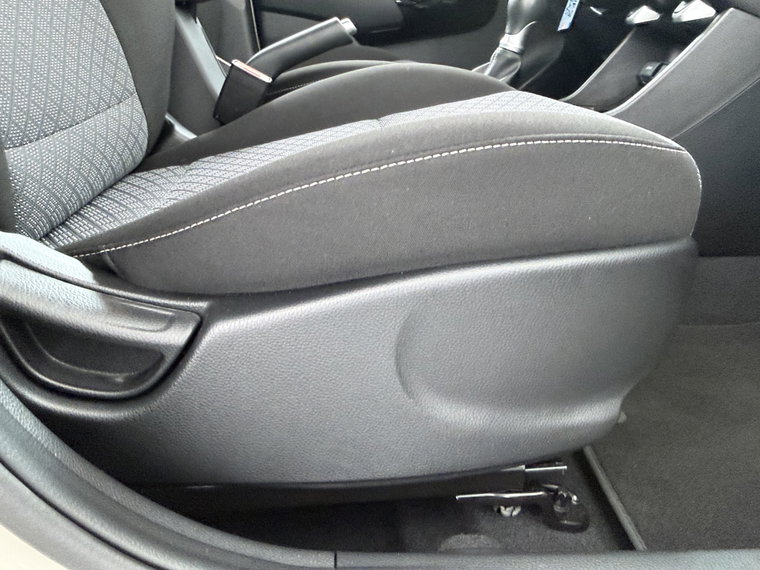 Vehicle Image 42
