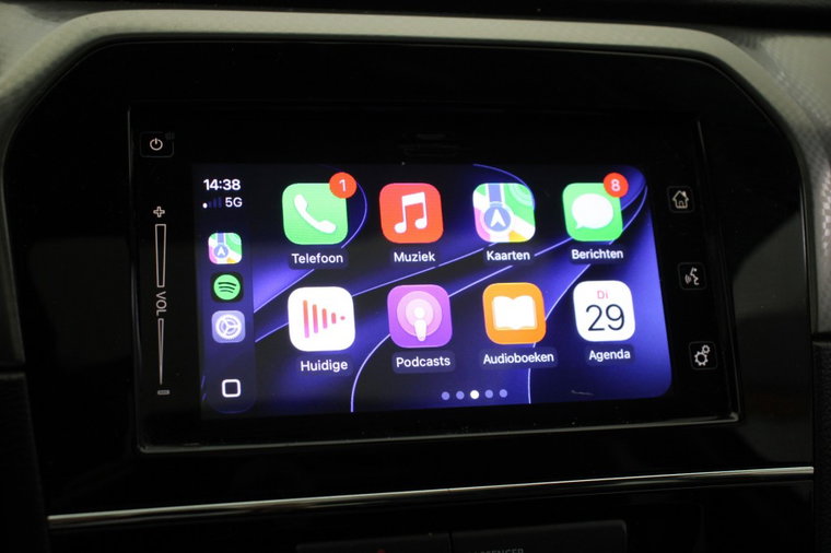 Vehicle Image 6