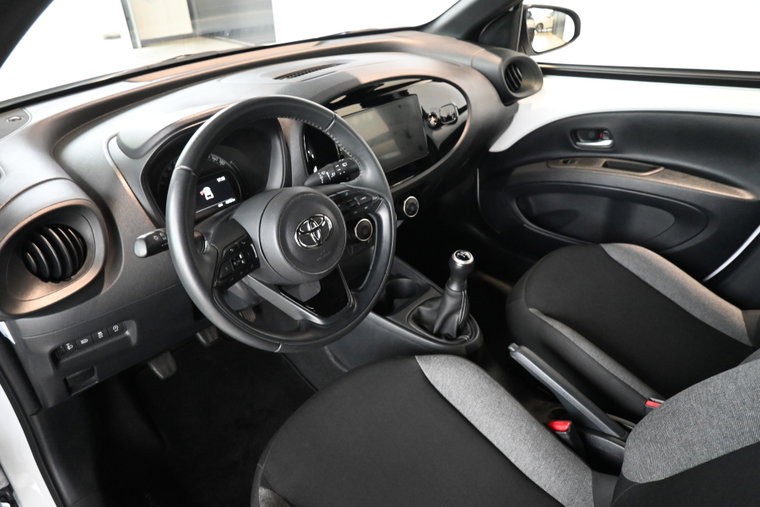 Vehicle Image 22