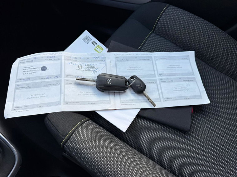Vehicle Image 15