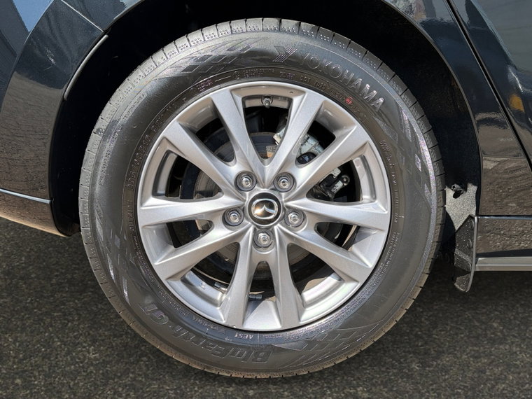 Vehicle Image 21