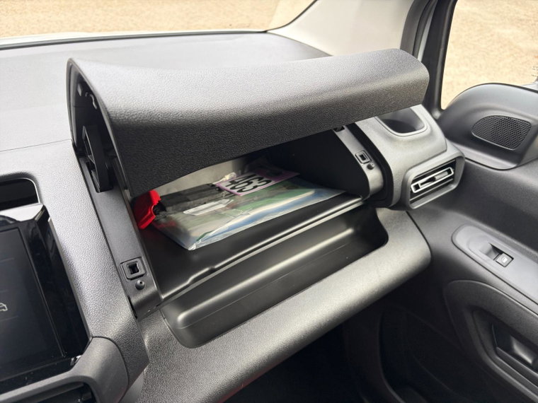 Vehicle Image 36