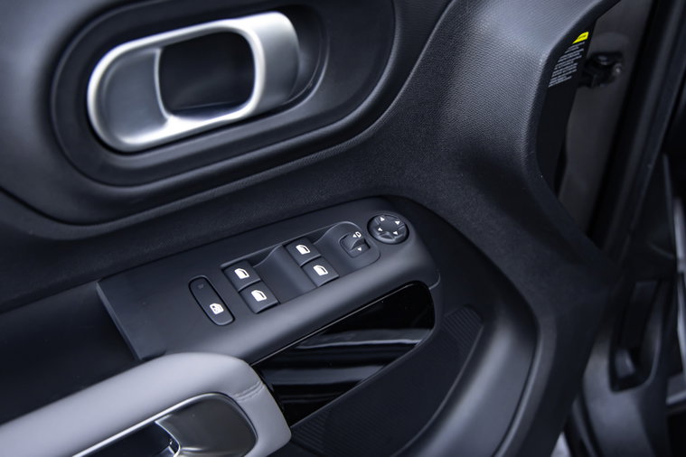 Vehicle Image 19