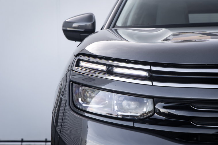 Vehicle Image 8