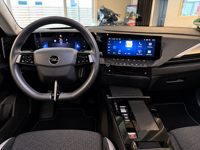 Vehicle Image 14