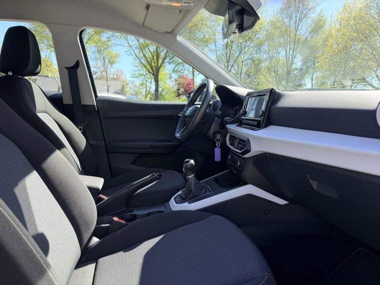 Vehicle Image 19