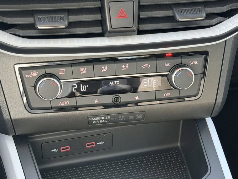 Vehicle Image 26