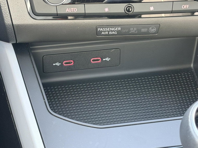 Vehicle Image 27