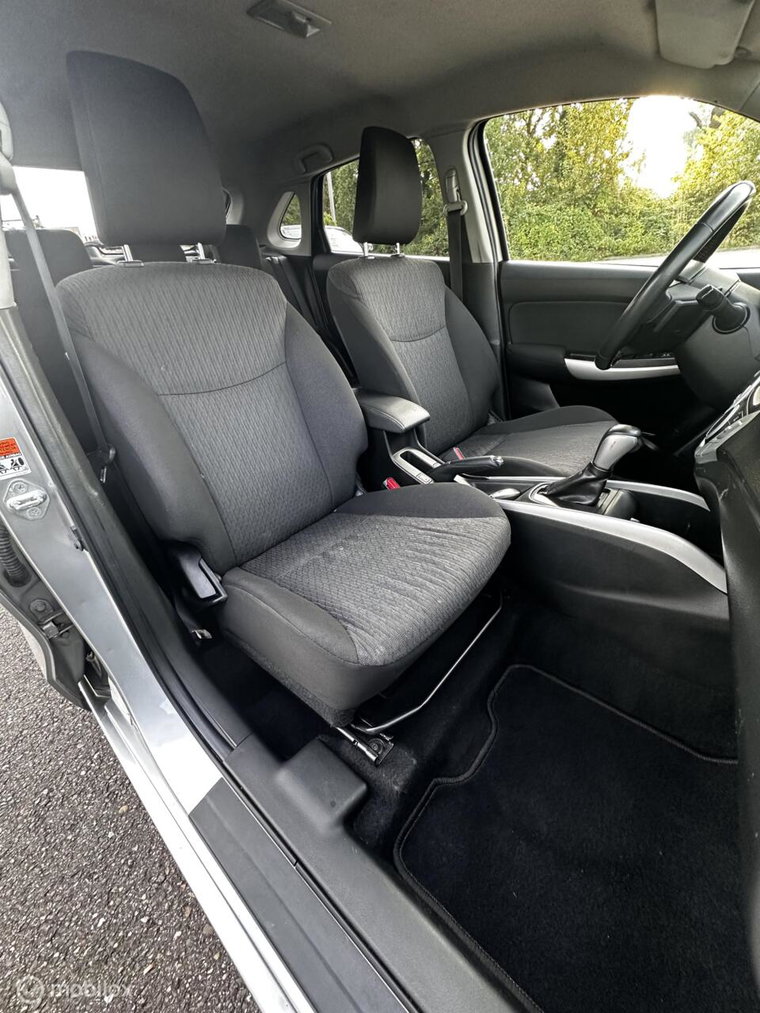 Vehicle Image 16