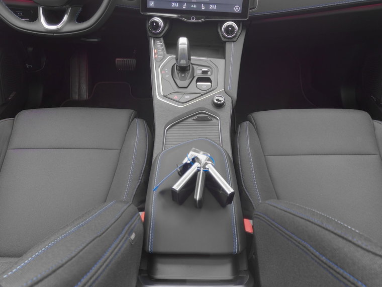Vehicle Image 12