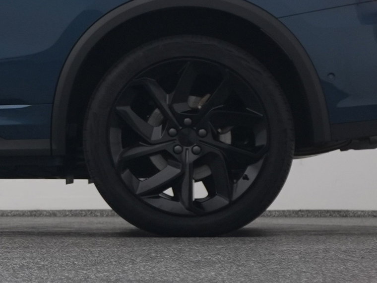 Vehicle Image 40