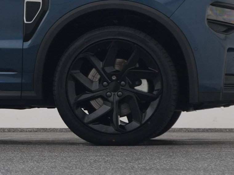 Vehicle Image 42
