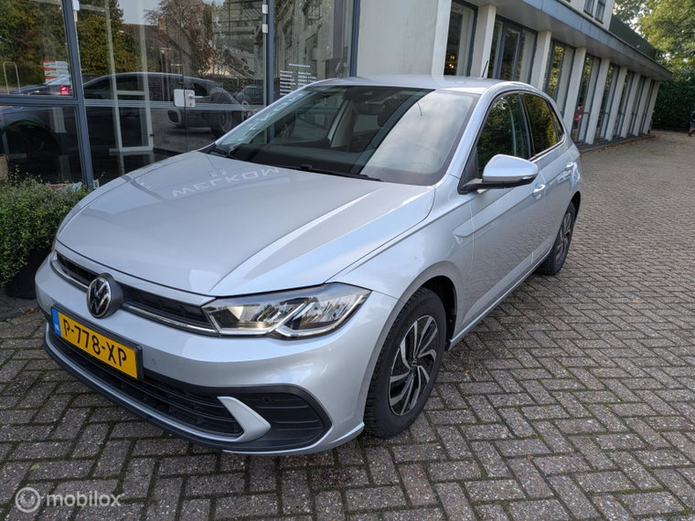 Vehicle Image 21