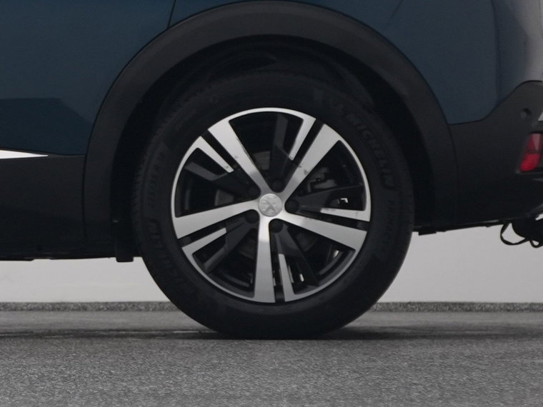 Vehicle Image 40