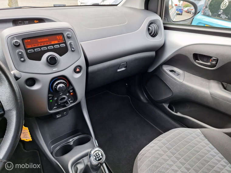 Vehicle Image 18