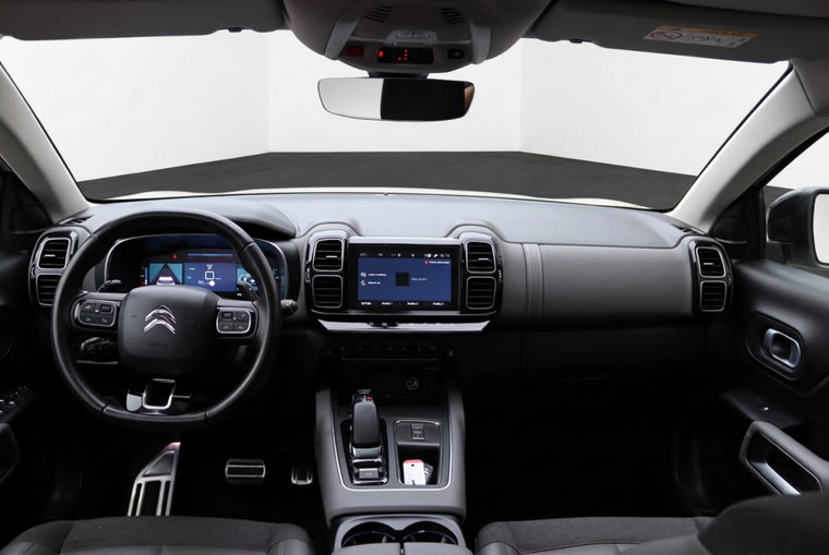 Vehicle Image 14
