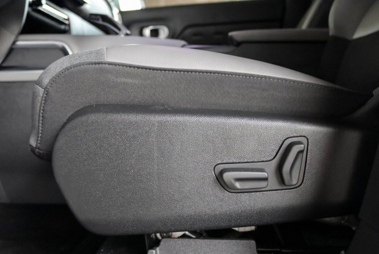 Vehicle Image 26