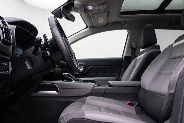 Vehicle Image 10