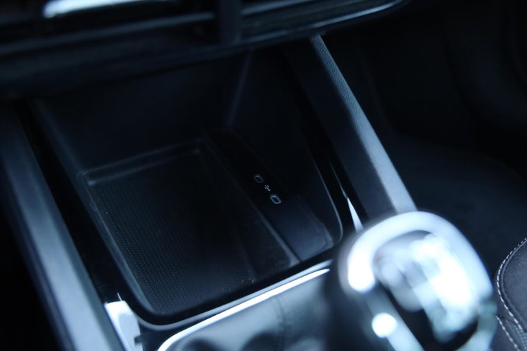 Vehicle Image 35