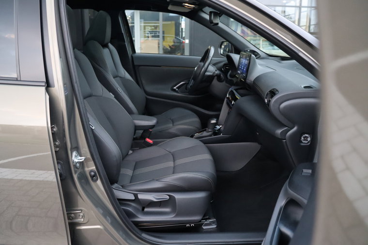 Vehicle Image 12
