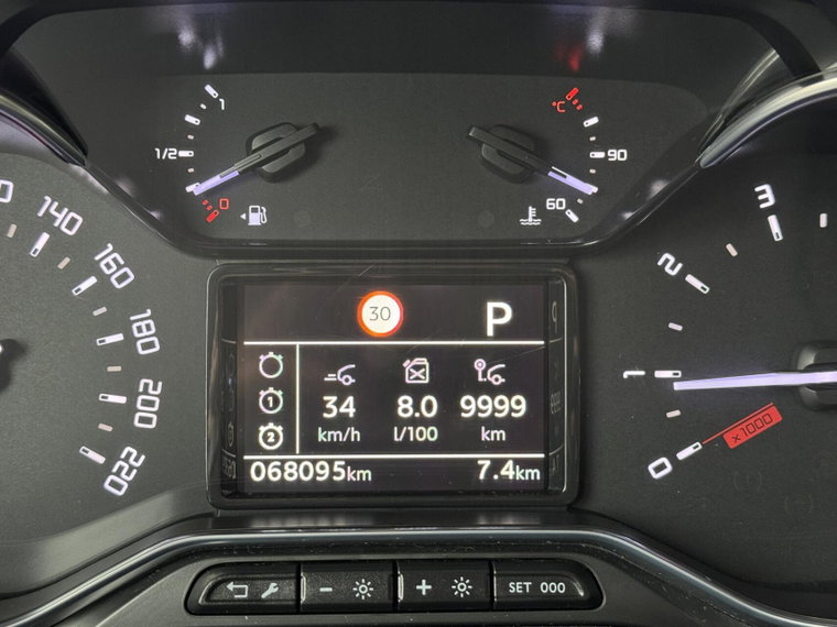 Vehicle Image 16