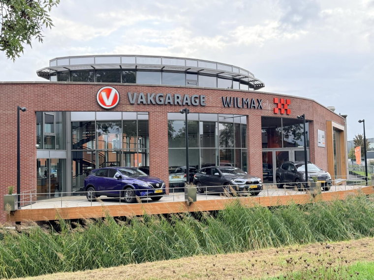 Vehicle Image 35