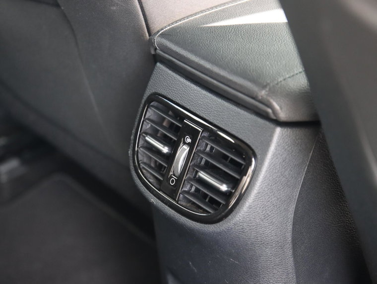 Vehicle Image 39