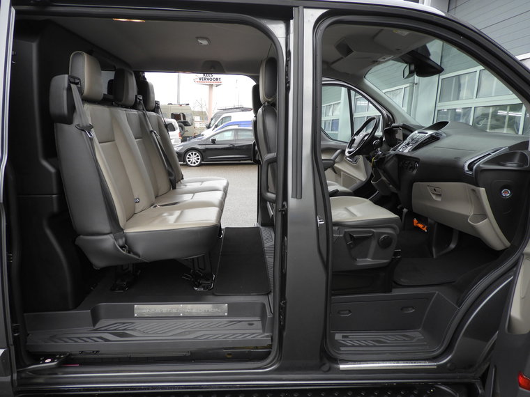 Vehicle Image 19