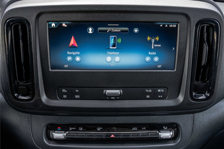 Vehicle Image 19