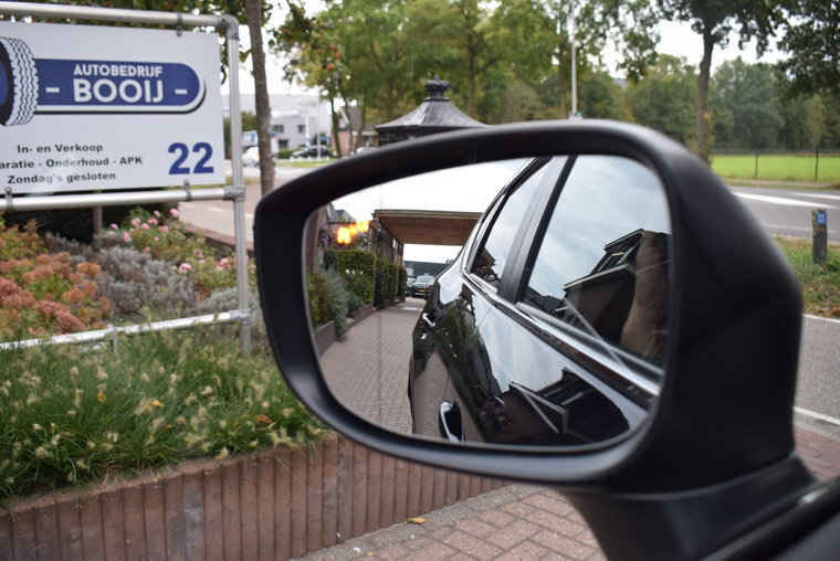 Vehicle Image 29