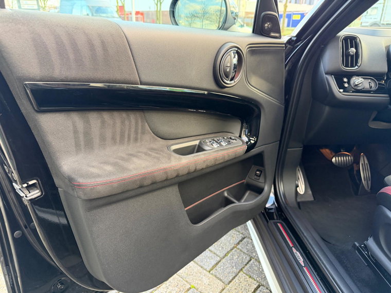 Vehicle Image 27
