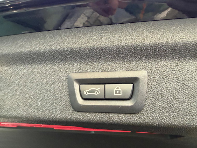 Vehicle Image 28