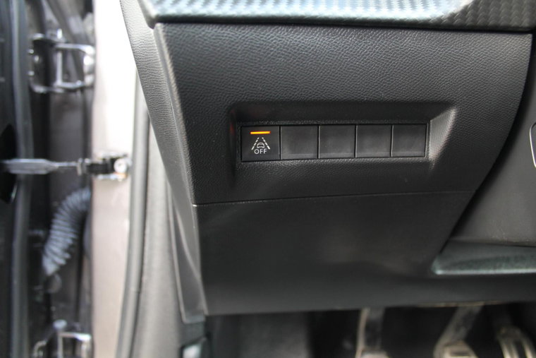 Vehicle Image 24