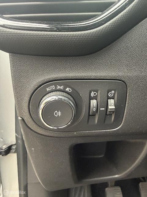 Vehicle Image 28